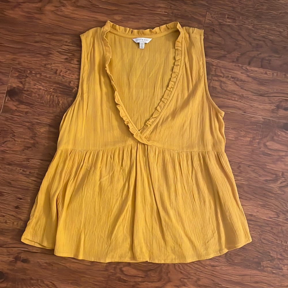 Lucky Brand tank size medium